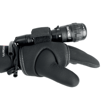 Rokas lukturīša turētājs